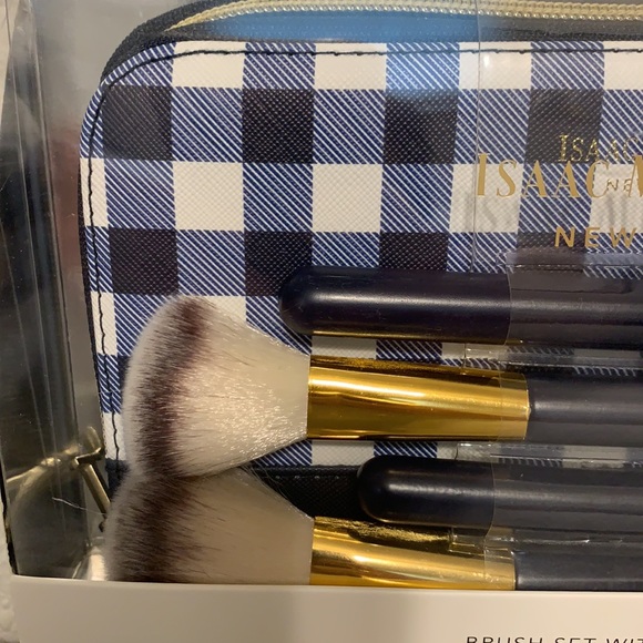 NWT Isaac Mizrahi Makeup Brush Set with Case - Picture 6 of 6